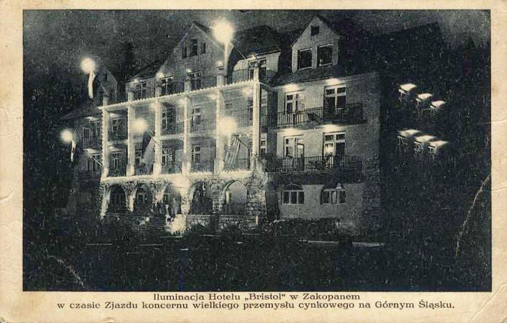 Nocna iluminacja Hotelu Bristol w Zakopanem